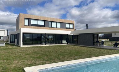 Casa en venta en La Providencia Canning