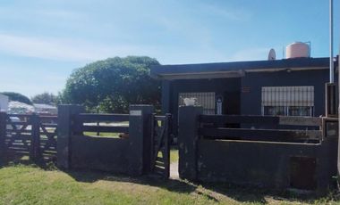 Casa en venta - 2 Dormitorios 1 Baño - Santa Clara del Mar