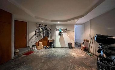 Casa en venta - 4 Dormitorios 4 Baños - La Plata