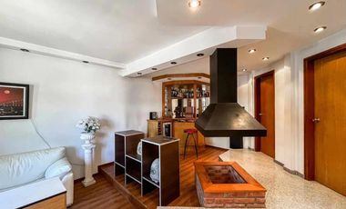 Casa en venta - 4 Dormitorios 4 Baños - La Plata