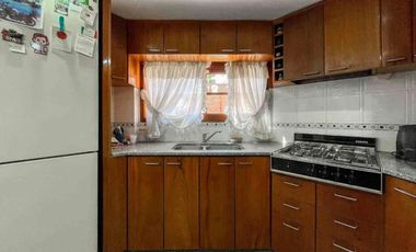 Casa en venta - 4 Dormitorios 4 Baños - La Plata