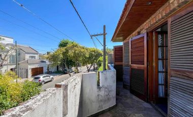 Casa en venta - 4 Dormitorios 4 Baños - La Plata