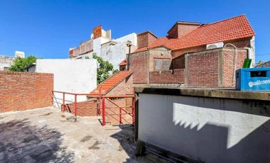 Casa en venta - 4 Dormitorios 4 Baños - La Plata