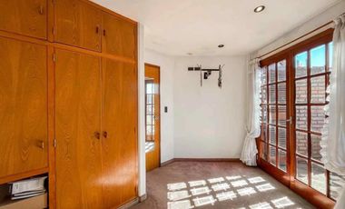 Casa en venta - 4 Dormitorios 4 Baños - La Plata