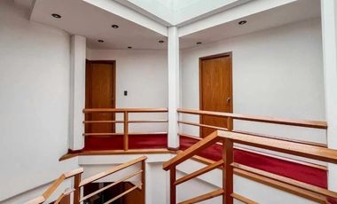 Casa en venta - 4 Dormitorios 4 Baños - La Plata