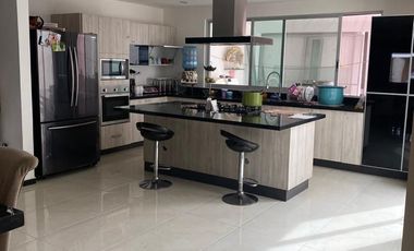 CASA EN VENTA EN FRACC. LA MEZZA