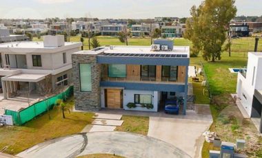 Casa en venta - Barrio Terralagos, Canning