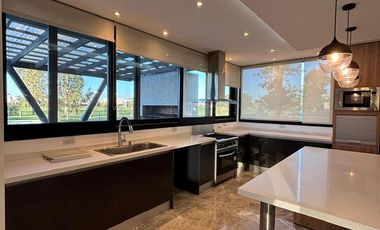 Casa en venta - Barrio Terralagos, Canning