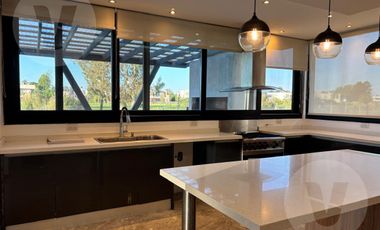 Casa en venta - Barrio Terralagos, Canning