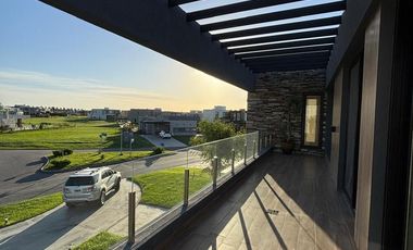 Casa en venta - Barrio Terralagos, Canning