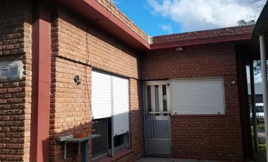 Casa en venta - 2 Dormitorios 2 Baños - 900Mts2 - Florencio Varela