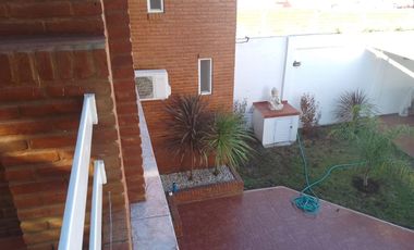 PH en venta - 3 Dormitorios 2 Baños - Santa Teresita