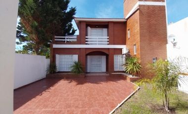 PH en venta - 3 Dormitorios 2 Baños - Santa Teresita