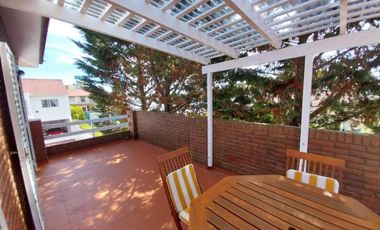 PH en venta - 3 Dormitorios 2 Baños - Santa Teresita