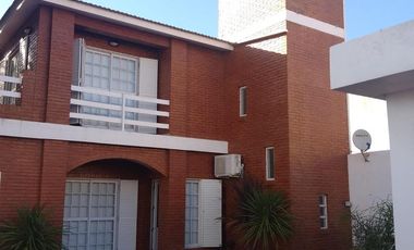PH en venta - 3 Dormitorios 2 Baños - Santa Teresita
