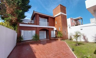 PH en venta - 3 Dormitorios 2 Baños - Santa Teresita