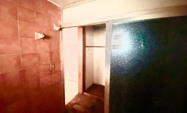 Se vende casa a 2 minutos de metro Coyuya con 2 departamentos independientes