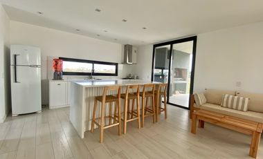 Casa en Alquiler Amoblada y Equipada - Riberas, Puertos del Lago