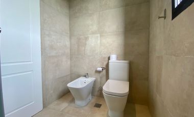 Casa en Alquiler Amoblada y Equipada - Riberas, Puertos del Lago