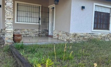 Casa en venta - 2 Dormitorios 1 Baño - 525Mts2 - Nueva Atlantis