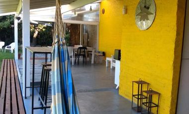 Chalet de 5 ambientes en alquiler temporal, en Martínez.