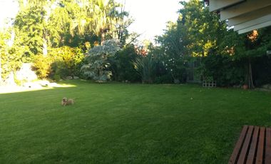 Chalet de 5 ambientes en alquiler temporal, en Martínez.