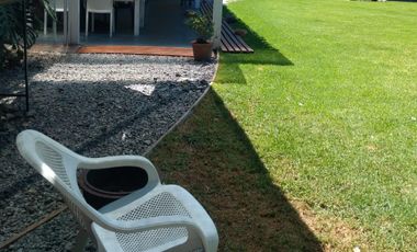 Chalet de 5 ambientes en alquiler temporal, en Martínez.