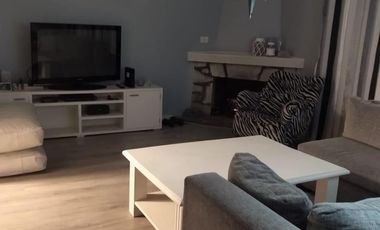 Chalet de 5 ambientes en alquiler temporal, en Martínez.