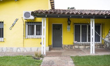Chalet de 5 ambientes en alquiler temporal, en Martínez.