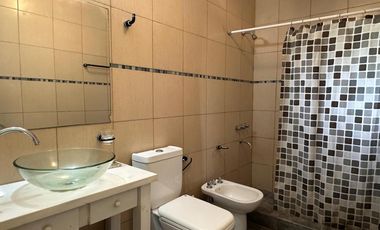 Casa en venta - 4 Dormitorios 3 Baños - Pinamar