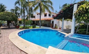 CASA RESIDENCIAL EN RENTA, TIPO COLONIAL, ALBERCA. CARMEN, CAMPECHE.
