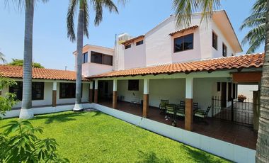 CASA RESIDENCIAL EN RENTA, TIPO COLONIAL, ALBERCA. CARMEN, CAMPECHE.