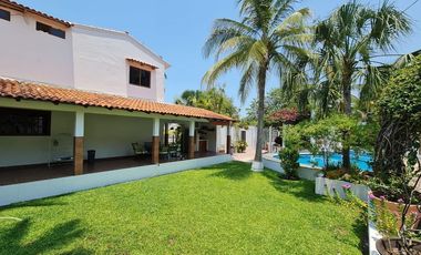 CASA RESIDENCIAL EN RENTA, TIPO COLONIAL, ALBERCA. CARMEN, CAMPECHE.