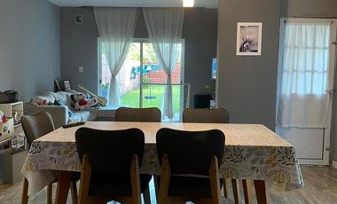 Casa en venta - 2 Dormitorios 2 Baños - Cochera - 400Mts2 - Los Toldos