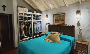 Casa en venta - 3 Dormitorios 2 Baños - Cochera - Berazategui