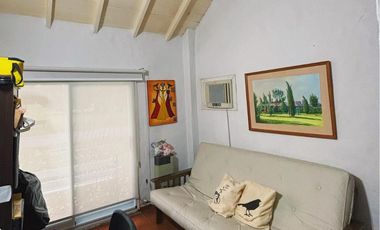 Casa en venta - 3 Dormitorios 2 Baños - Cochera - Berazategui