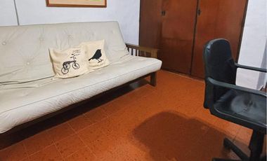 Casa en venta - 3 Dormitorios 2 Baños - Cochera - Berazategui