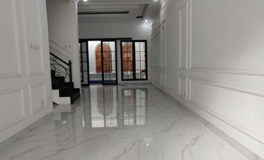 Rumah Baru Modern Classic Dalam Townhouse Jagakarsa Jakartaselatan