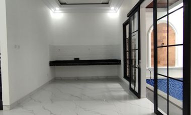 Rumah Baru Modern Classic Dalam Townhouse Jagakarsa Jakartaselatan