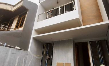 Dijual Rumah Baru di komplek Duren Sawit Jakarta Timur