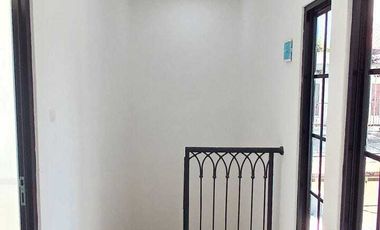 Rumah 2 lantai lokasi strategis