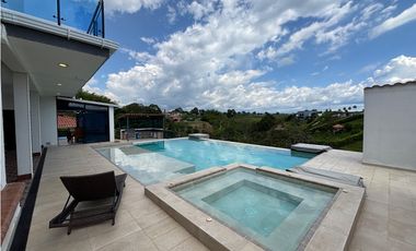 Casa campestre en arriendo en Sabanitas - Pereira