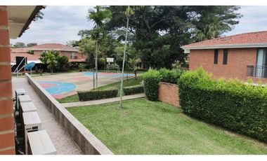 Alquilo casa en jamundi barrio el castillo la herreria 4 con5 alcobas