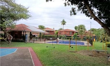 Alquilo casa en jamundi barrio el castillo la herreria 4 con5 alcobas