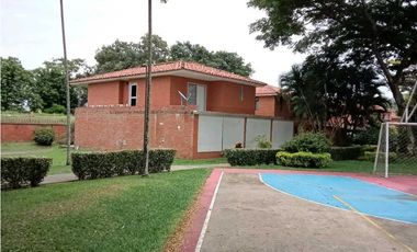 Alquilo casa en jamundi barrio el castillo la herreria 4 con5 alcobas