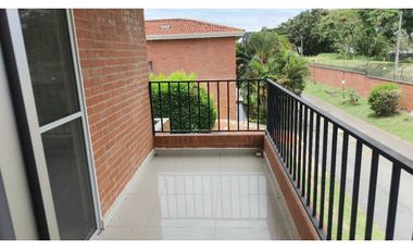 Alquilo casa en jamundi barrio el castillo la herreria 4 con5 alcobas