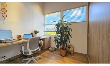 Venta casa moderna en El Retiro, una sola planta y acabados de lujo.