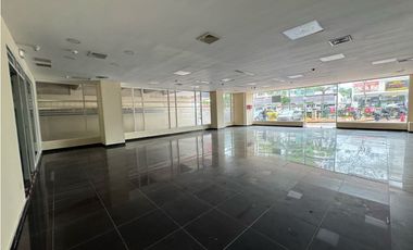 Alquiler de local ESQUINA en el edificio CAMINO DE CRUCES | El dorado