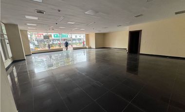Alquiler de local ESQUINA en el edificio CAMINO DE CRUCES | El dorado