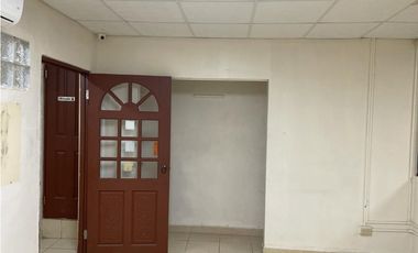 PARQUE LEFEVRE / 300M2 / DIVISIONES DE VIDRIO / 5 PARKING / SOBRE VIA